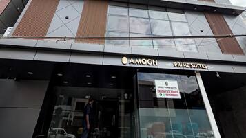 Mặt tiền nơi lưu trú