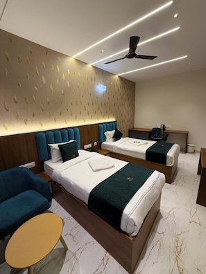 Egyptian cotton sheets, premium bedding, down duvets, pillow-top beds - Amogh Prime Suites (Bengaluru)
