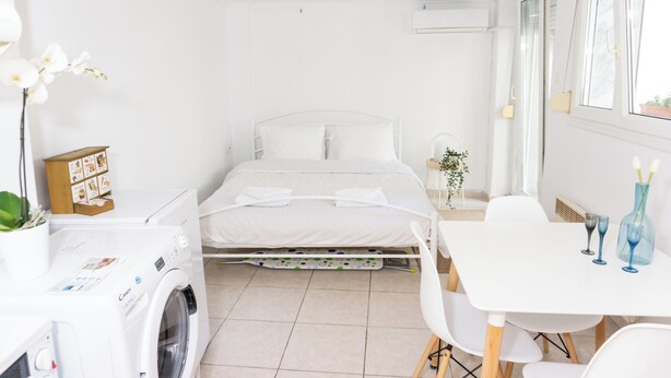 1 Schlafzimmer, Schreibtisch, Bügeleisen/Bügelbrett, Reisekinderbett