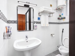 Bathroom - Selah Lodges/Apartments (Kampala)