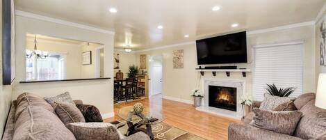 House (3 Bedrooms) | Front of property
