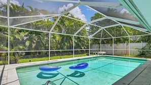 Interior - Lanai, Pool Access! Naples Studio Near Beach (Naples)