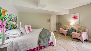 Interior - Lanai, Pool Access! Naples Studio Near Beach (Naples)