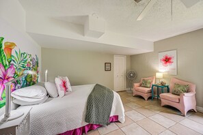 Interior - Lanai, Pool Access! Naples Studio Near Beach (Naples)