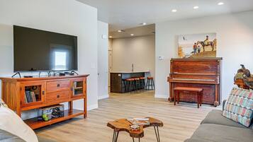 Apartment (2 Bedrooms) | Front of property