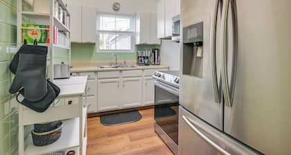 Hike, Golf & Explore! Family Gem in Dtwn Bedford