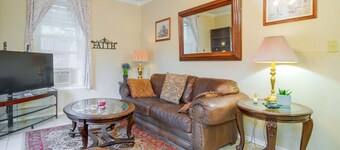 1 Mi to Uafs! Quiet & Cozy Apt w/ Fenced Yard