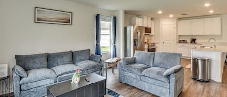 House (4 Bedrooms) | Front of property