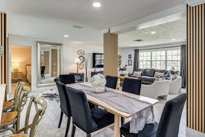 Interior - Mid-term Stay in Sarasota! Home w/ Pool & Hot Tub (Sarasota)