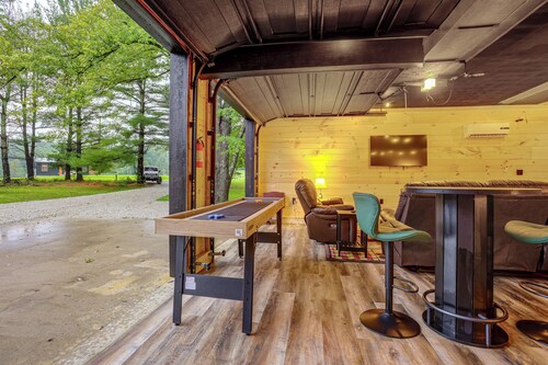 Pond View & Hot Tub! 'the Perch' in Hocking Hills
