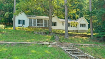 House (3 Bedrooms) | Front of property