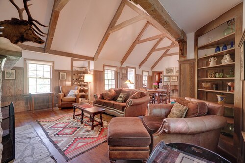 Saddle Up! Belleview Farm Stay w/ Pool & Stables