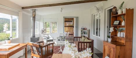 Classic Cottage, 2 Bedrooms | Living area