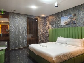 Deluxe Double Room - Grand Bridge Hotel (Bengaluru)