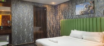 Grand Bridge Hotel
