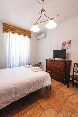 Room - Vrbo Property (Viterbo)
