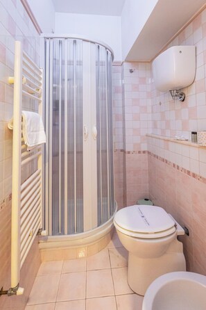 Bathroom - Vrbo Property (Viterbo)