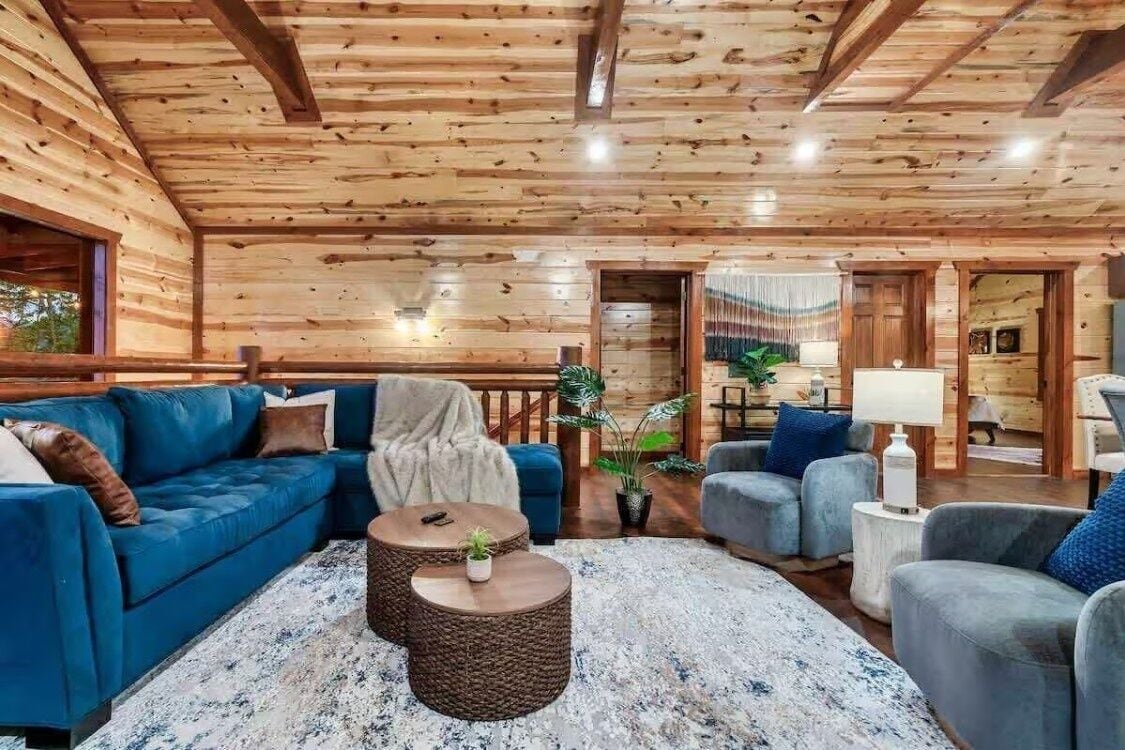 Cabin, Multiple Bedrooms | Living area | Smart TV