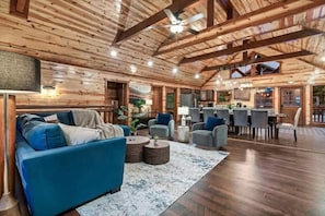 Cabin, nhiều phòng ngủ | Khu phòng khách