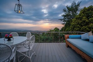 Panoramic House, 2 Bedrooms, Mountain View | Outdoor dining - Munduk Harvest Palace (Buleleng)
