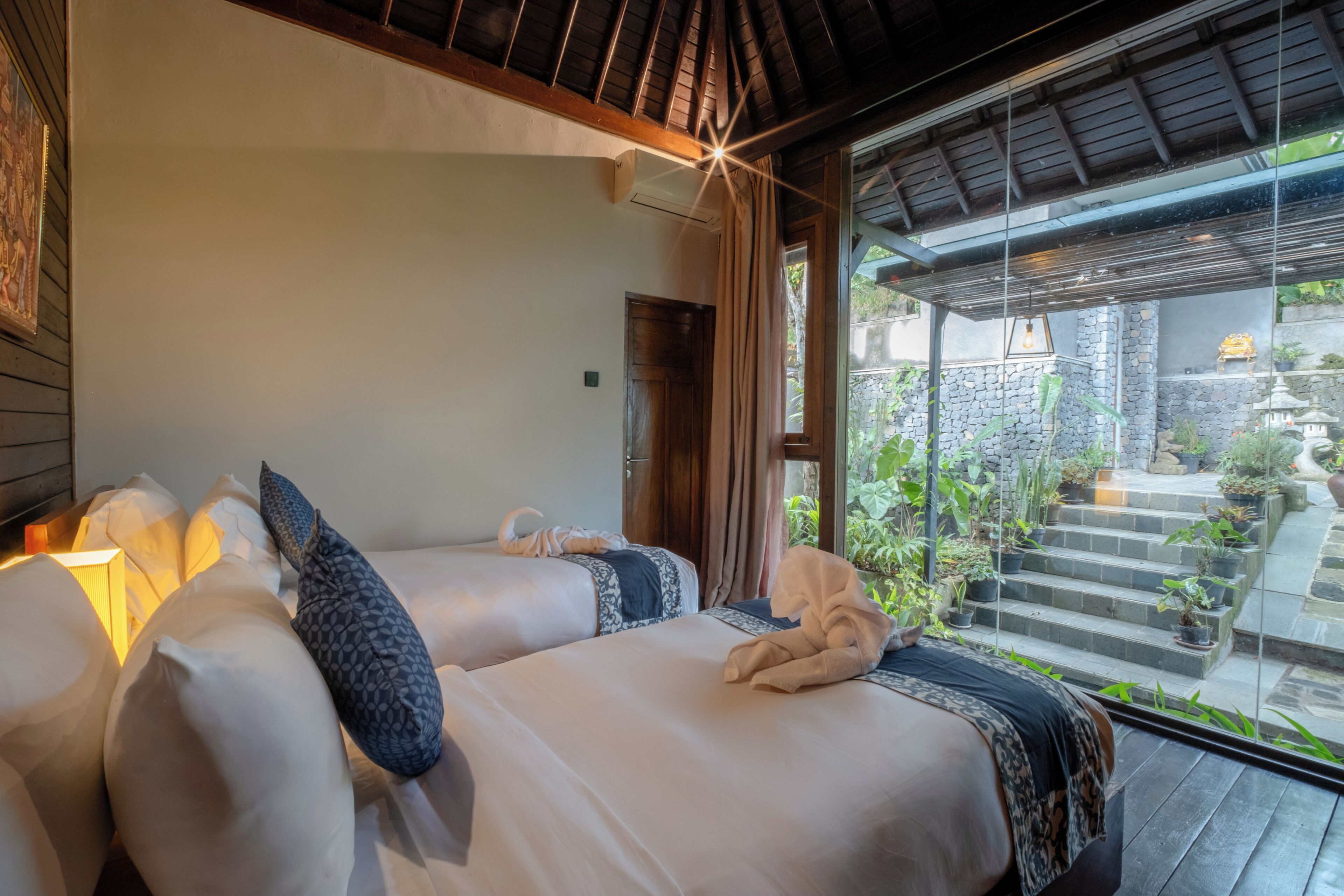 Rumah Panorama, 2 kamar tidur, pemandangan gunung | Minibar, brankas, tirai kedap cahaya, dan setrika/meja setrika