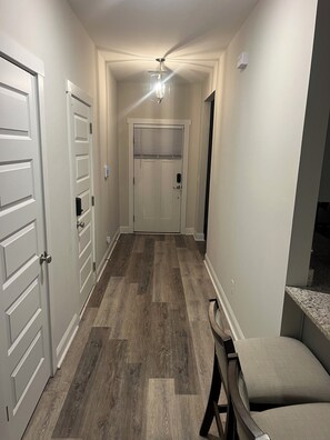 Interior - 3-bedroom house in perfect Midway with cozy living spaces (Midway)