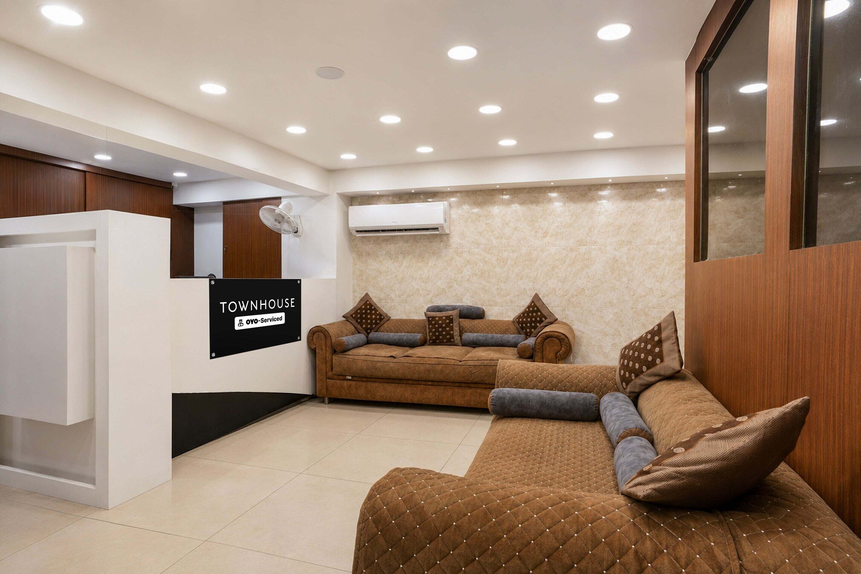 House | Reception