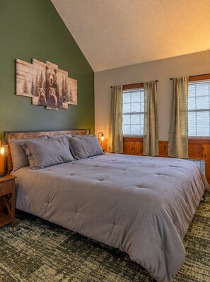 King bed  - Sunset facing slopeside condo and pet friendly! (Snowshoe)