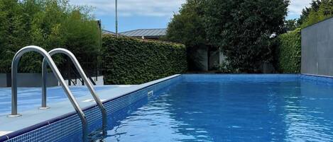 Piscine extérieure, piscine chauffée