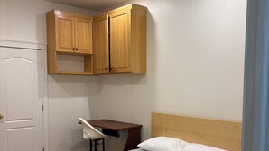1 chambre, fer et planche à repasser, accès au Wi-Fi (inclus)