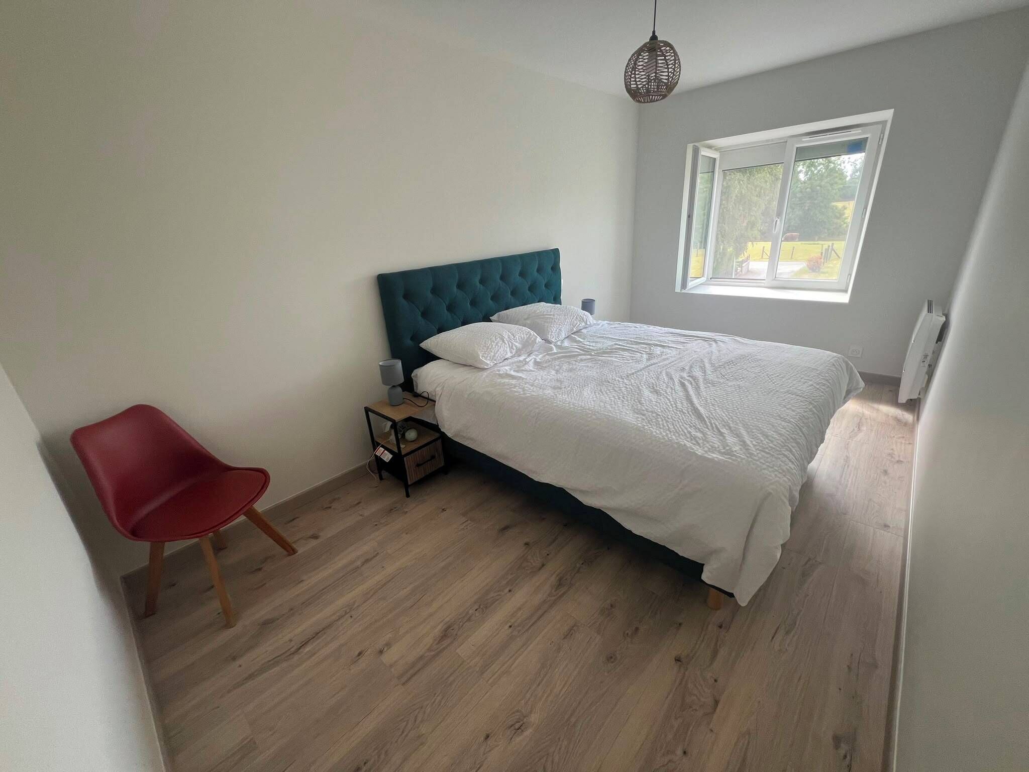 5 bedrooms, travel crib, WiFi (free), bed sheets