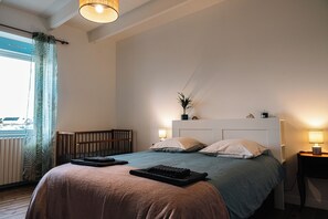 Bügeleisen/Bügelbrett, WLAN, Bettwäsche