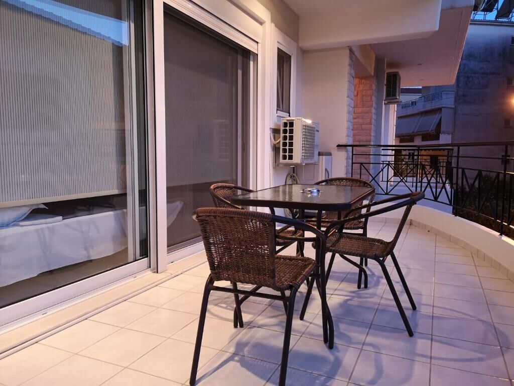 Suite superior, balcón | Restaurante al aire libre
