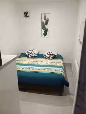 1 quarto, ferros/tábuas de passar roupa, Wi-Fi, roupa de cama