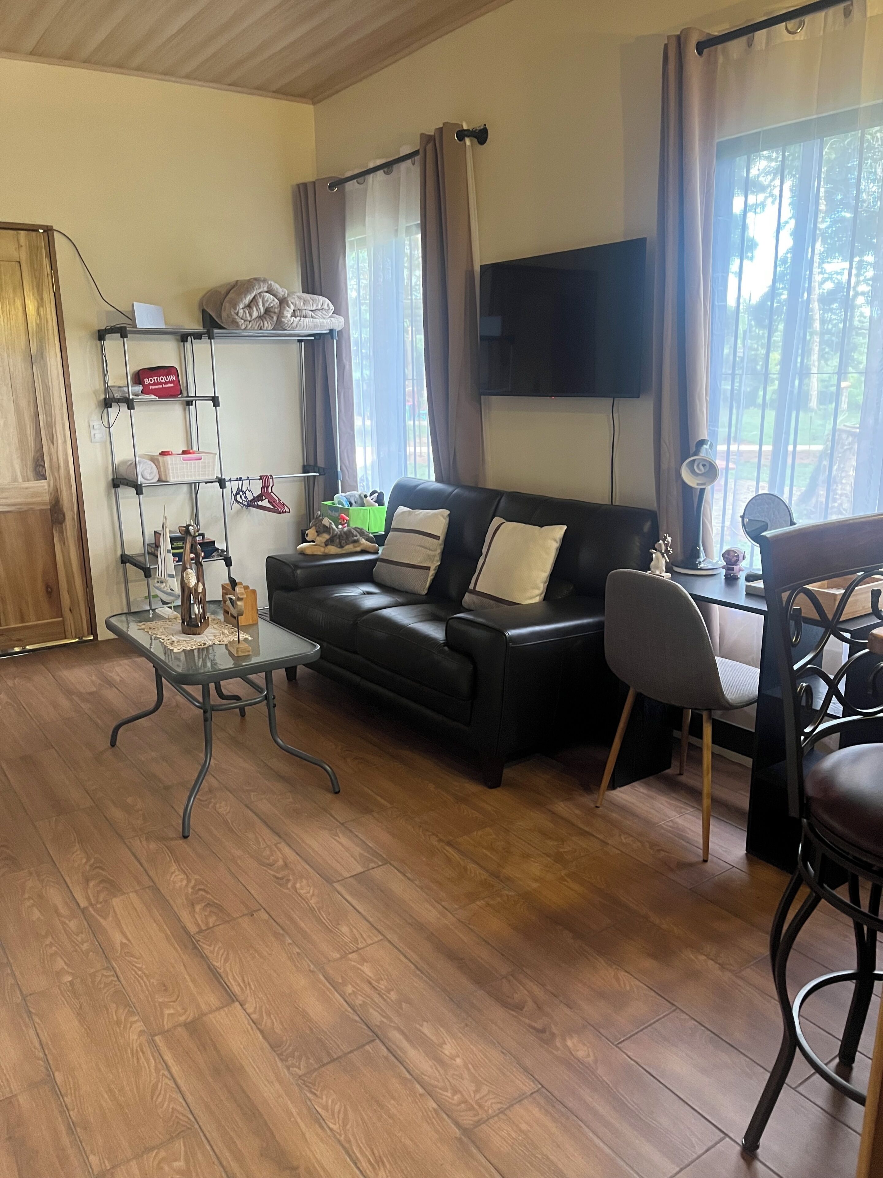 Cabaña familiar, vista al jardín | Área de sala de estar