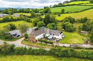Exterior - 16th-century farmhouse, Sidmouth, sea view (Sidmouth)