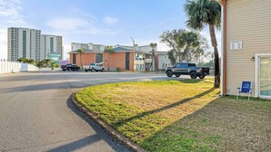 Property grounds - Modern Memories - Peaceful Lakeside View (Destin)