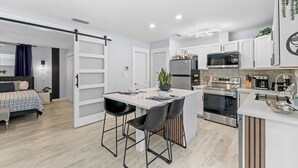 Private kitchen - Modern Memories - Peaceful Lakeside View (Destin)