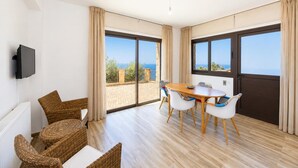 Interior - Pomos View Villa - Four Bedroom Villa, Sleeps 8 (Pomos)