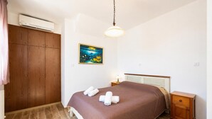 Room - Pomos View Villa - Four Bedroom Villa, Sleeps 8 (Pomos)