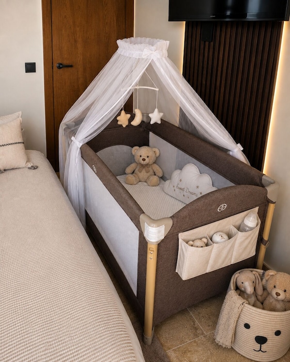 Free WiFi, bed sheets