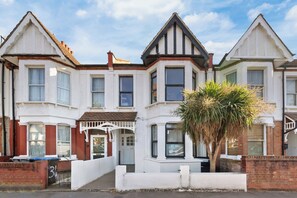 Exterior - The Palermo Haven (London)