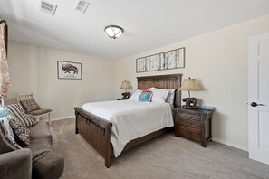 Room - RANCHO HACIENDA Arkansas River. Spacious home crafted for comfort and relaxation (Howard)