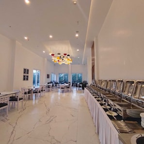 Free daily buffet breakfast - iORA Shillong (Shillong)