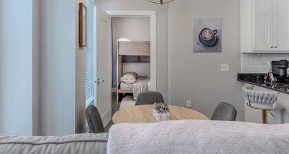 Skyview Sanctuary-Sunlit 2BR/2BA w/ Coffee & Games