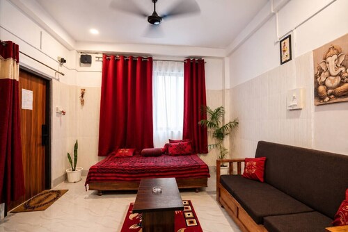 Cozy 2-bedroom bed & breakfast  with living room dinning hall and kitchen