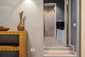 Comfort Apartment | Bathroom - Termini Jacuzzi Suite (Roma)