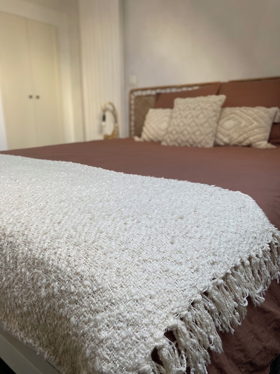 Centrally Between Ghent & Antwerp, Cosy Attic Room In A Fully Private Building - Flanders