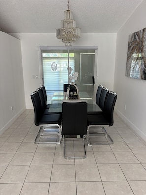 Dining - Lovely 4-bedroom house in Port St Lucie (Port St. Lucie)
