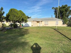 Exterior - Lovely 4-bedroom house in Port St Lucie (Port St. Lucie)